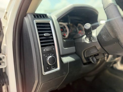 Used 2017 RAM 3500 SLT AWD/4WD image 32