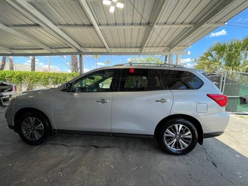 Used 2017 Nissan Pathfinder SV w/ Cargo Package FWD image 9