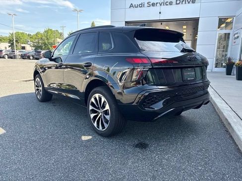 New 2026 Audi Q3 quattro 2.0T AWD/4WD image 3