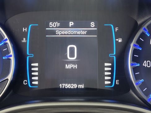 Used 2017 Chrysler Pacifica Touring-L image 20