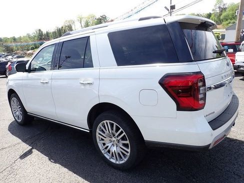 Used 2024 Ford Expedition Limited AWD/4WD image 4