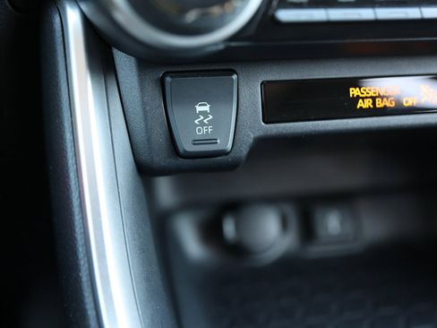 Used 2022 Toyota RAV4 LE image 28