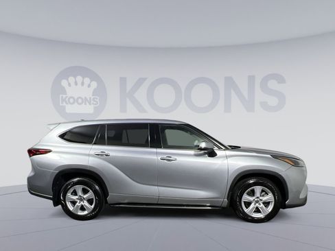 Used 2022 Toyota Highlander LE image 8