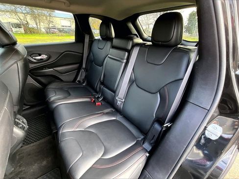 Used 2016 Jeep Cherokee Trailhawk w/ Leather Interior Group image 21