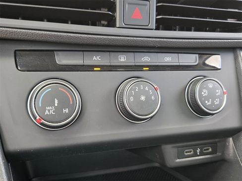 Used 2020 Volkswagen Jetta S image 20