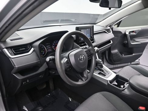 Used 2019 Toyota RAV4 XLE w/ Convenience Package FWD image 13