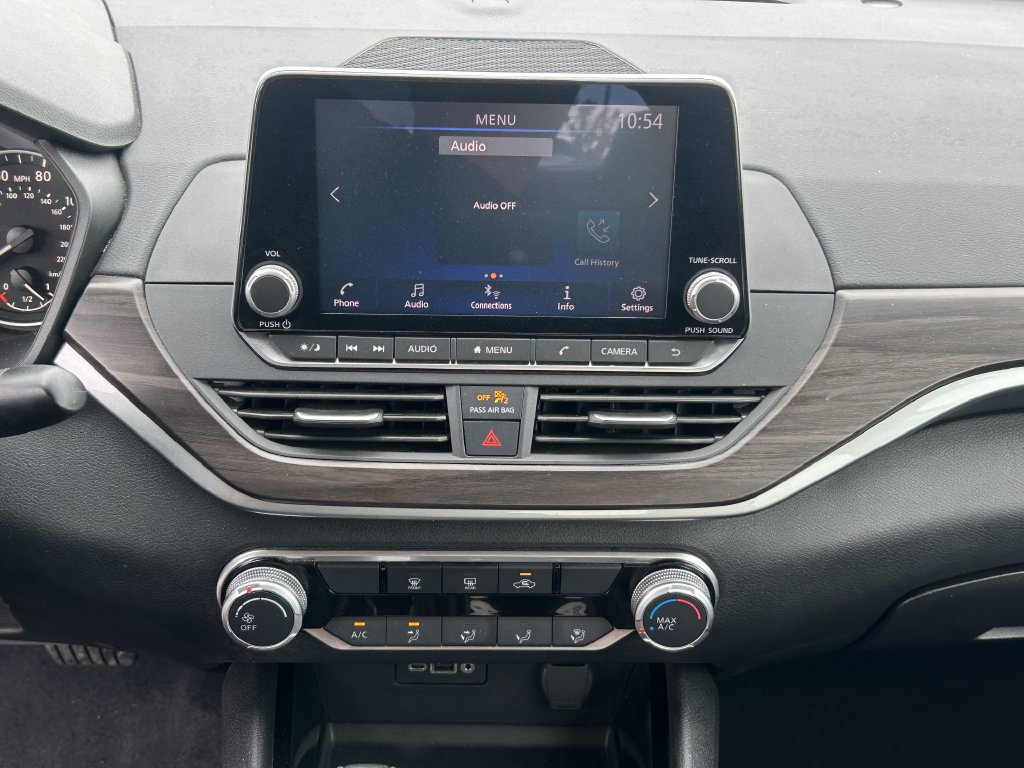 Used 2024 Nissan Altima 2.5 SV FWD image 12