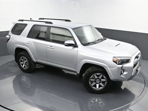 Used 2022 Toyota 4Runner TRD Off-Road Premium AWD/4WD image 29