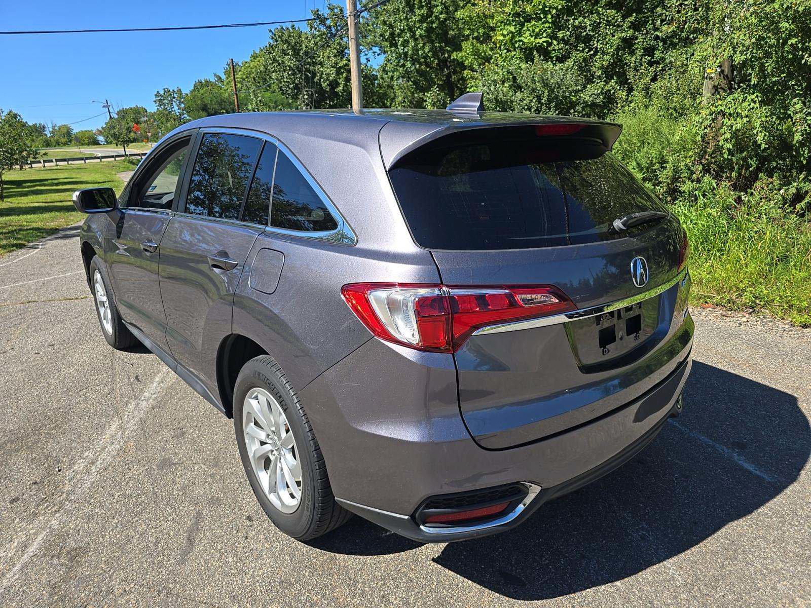 Used 2018 Acura RDX w/ Technology Package AWD/4WD image 3
