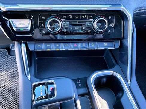 Used 2024 GMC Sierra 1500 Denali w/ Technology Package image 17