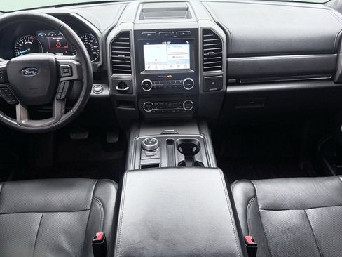 Used 2018 Ford Expedition Max XLT w/ Equipment Group 202A RWD image 2