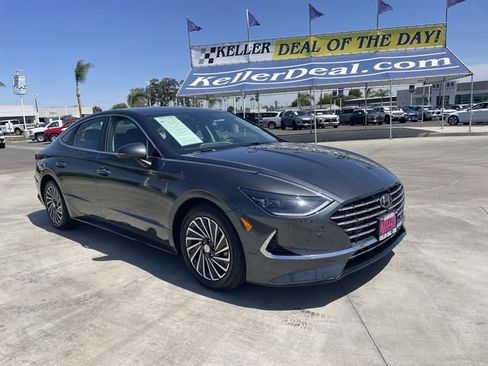 Used 2022 Hyundai Sonata Limited w/ Cargo Package FWD image 2