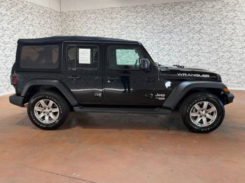 Used 2018 Jeep Wrangler Unlimited Sport S image 6