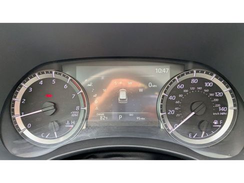 Used 2024 Toyota Highlander XLE image 21