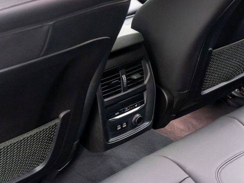 Used 2020 BMW 330i xDrive 330i xDrive w/ Convenience Package image 19