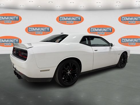 Used 2019 Dodge Challenger R/T image 8