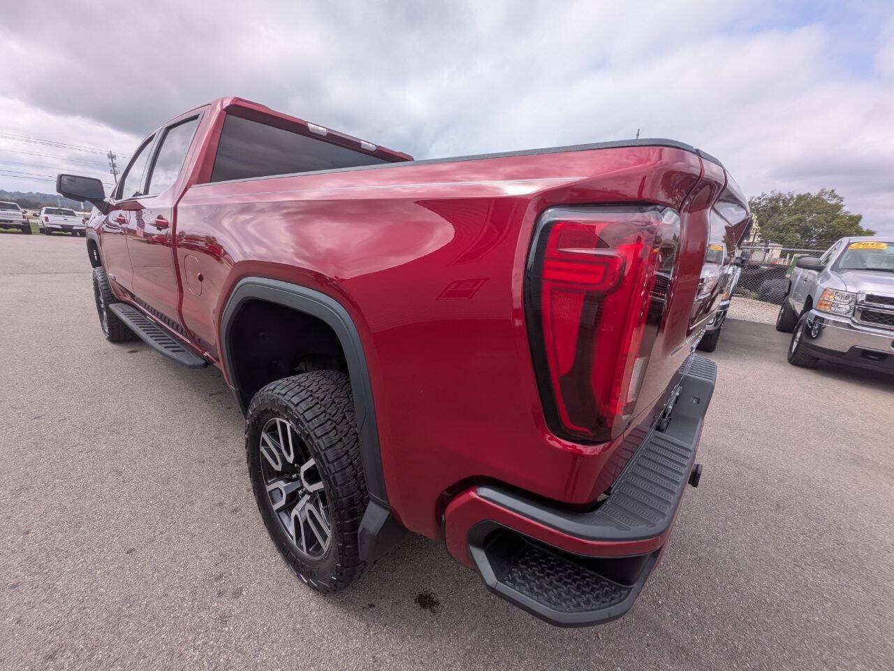 Used 2022 GMC Sierra 1500 AT4 AWD/4WD image 4