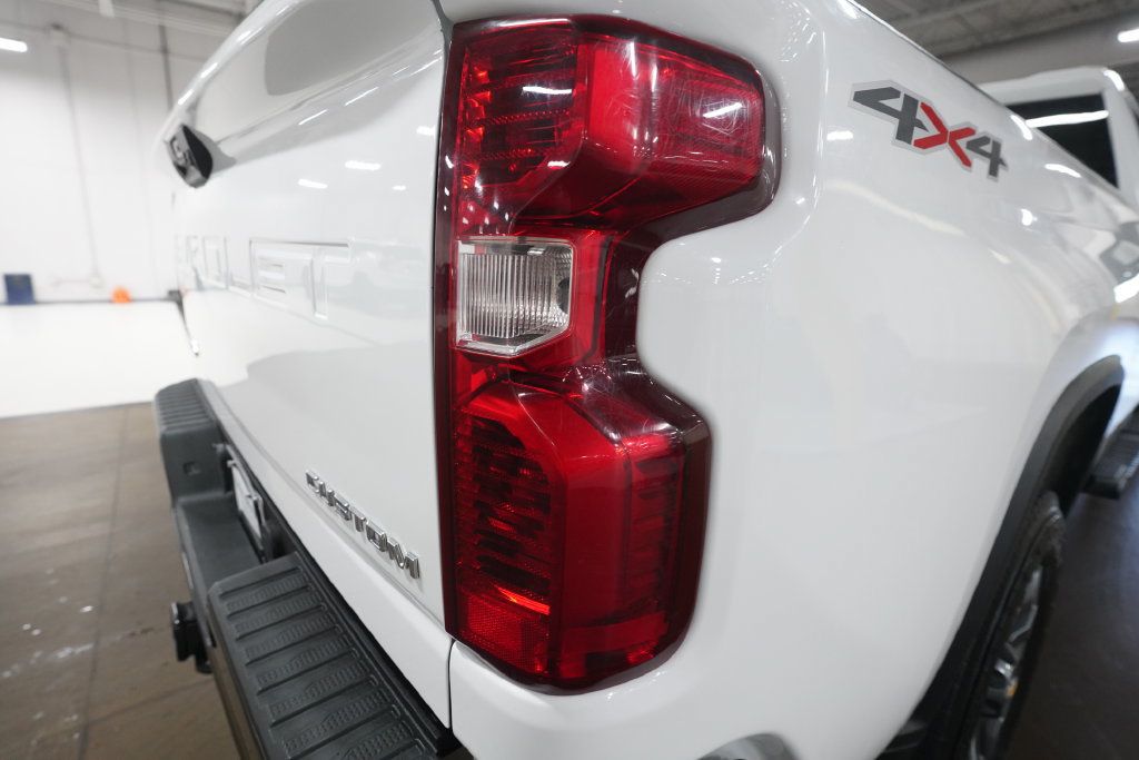 Used 2022 Chevrolet Silverado 2500 Custom w/ Custom Convenience Package AWD/4WD image 28