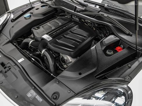 Used 2016 Porsche Cayenne GTS image 68