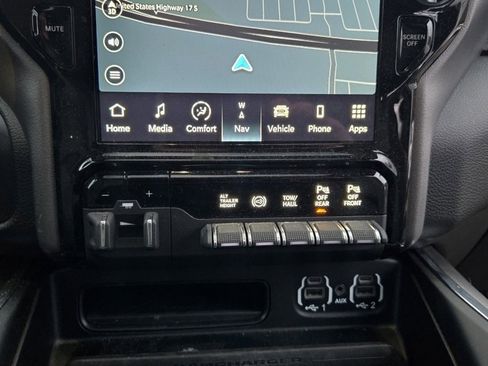 Used 2024 RAM 2500 Laramie w/ Sport Appearance Package image 16