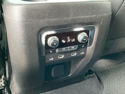 Used 2021 GMC Yukon Denali w/ LPO, Illumination Package AWD/4WD image 10