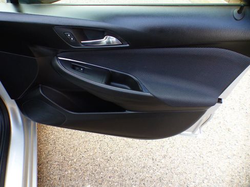 Used 2016 Chevrolet Cruze LS FWD image 25