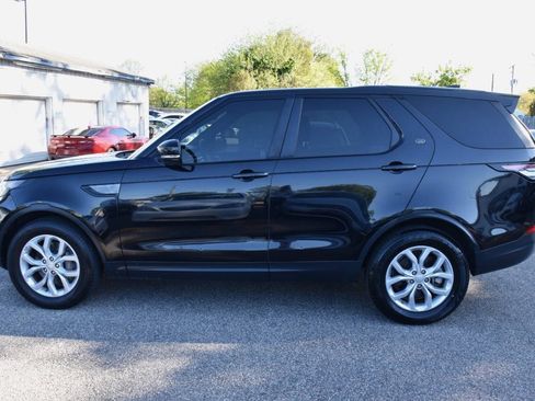 Used 2019 Land Rover Discovery SE AWD/4WD image 2