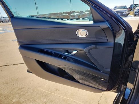 Used 2023 Hyundai Elantra Limited w/ Preferred Accessory Package image 13