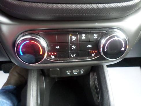 Used 2022 Chevrolet TrailBlazer LT w/ LPO, Blackout Package AWD/4WD image 13