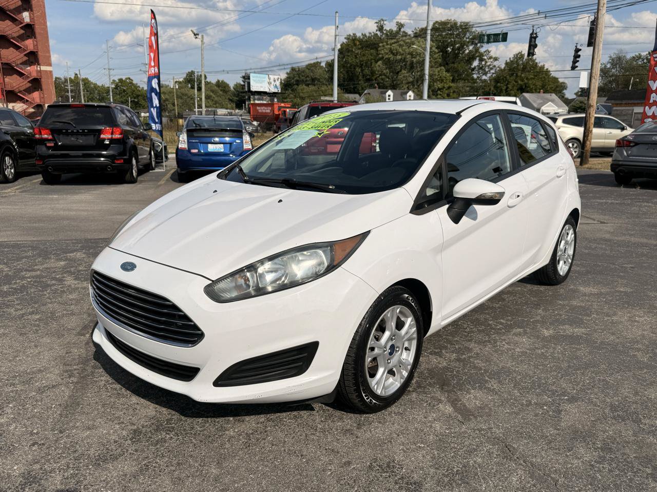 Used 2015 Ford Fiesta SE FWD image 3