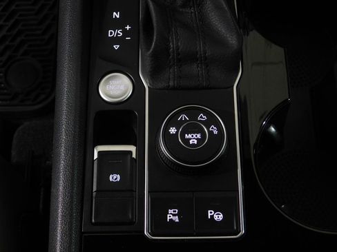 Used 2020 Volkswagen Atlas Cross Sport SEL Premium R-Line image 46