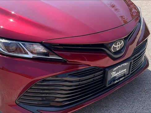 Used 2019 Toyota Camry LE FWD image 30
