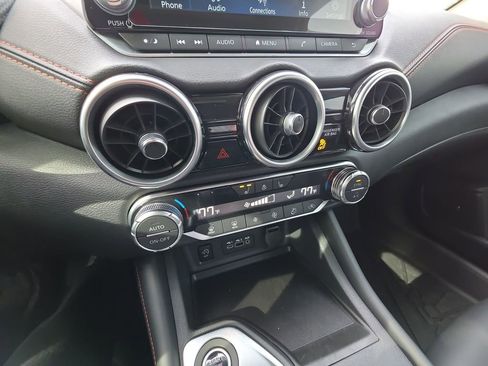 Used 2025 Nissan Sentra SR w/ SR Premium Package image 18