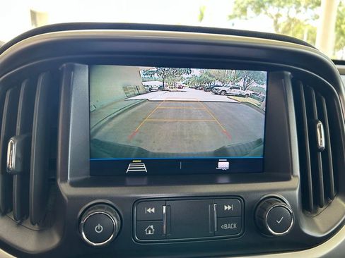 Used 2022 Chevrolet Colorado LT w/ LT Convenience Package RWD image 8