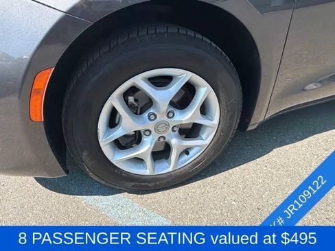 Used 2018 Chrysler Pacifica Touring Plus w/ Tire & Wheel Group FWD image 4