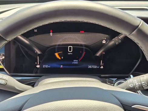 Certified 2025 Chevrolet Trax ACTIV FWD image 19