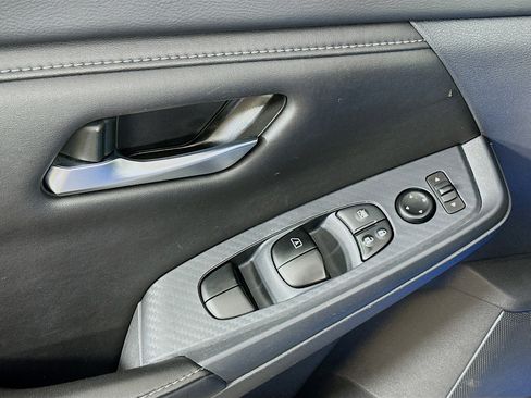 Used 2025 Nissan Sentra SV image 15