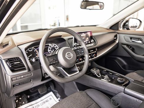 Used 2021 Nissan Rogue SV AWD/4WD image 18