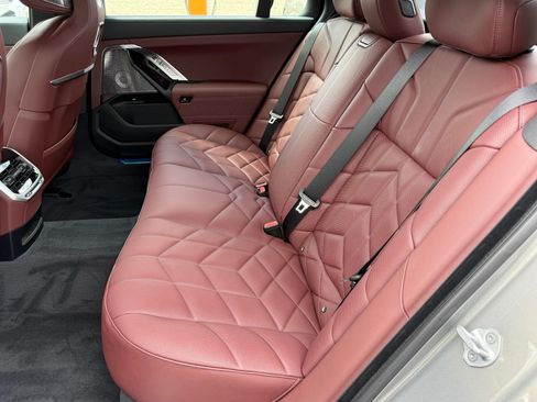 New 2026 BMW 740i w/ Premium Package RWD image 30