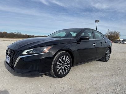 Used 2024 Nissan Altima 2.5 SV