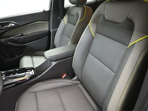 New 2025 Chevrolet Trax ACTIV w/ Driver Confidence Package image 13