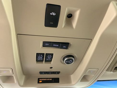 Used 2015 GMC Yukon XL Denali w/ Touring Package image 36