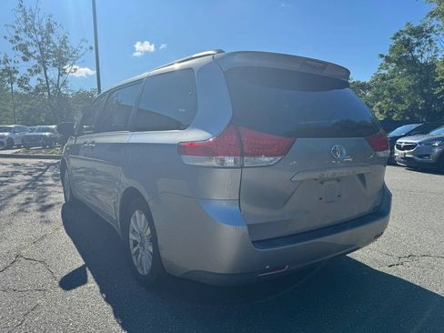 Used 2013 Toyota Sienna XLE AWD/4WD image 3