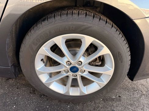 Used 2019 Ford Fusion SE image 41