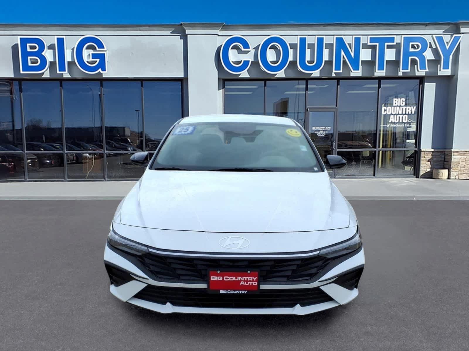 Used 2025 Hyundai Elantra Sport FWD image 2