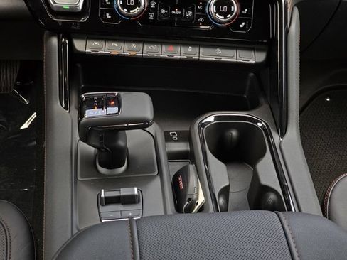 New 2026 GMC Sierra 1500 AT4 w/ AT4 Premium Package AWD/4WD image 13