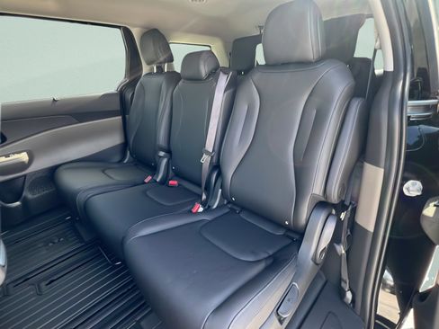 New 2026 Kia Carnival EX FWD image 9