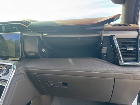 Used 2024 GMC Sierra 1500 Denali w/ Technology Package image 44