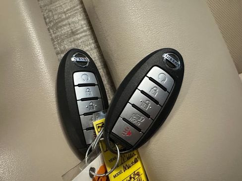 Used 2021 Nissan Murano SL w/ SL Moonroof Package AWD/4WD image 17