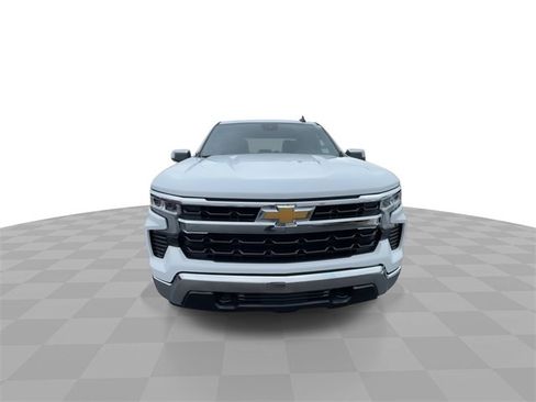 Used 2024 Chevrolet Silverado 1500 LT image 3